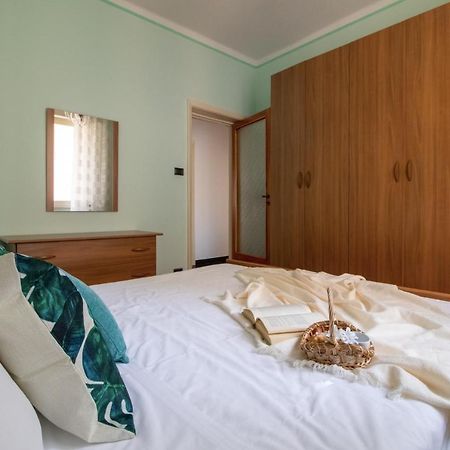 Sea Mint Apartment Рапалло Экстерьер фото